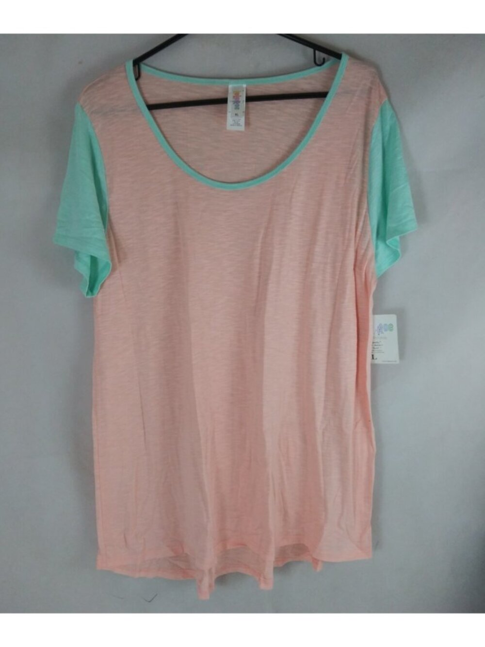NWT Lularoe Classic T Peach With Mint Green Sleeves & Trim Size XL